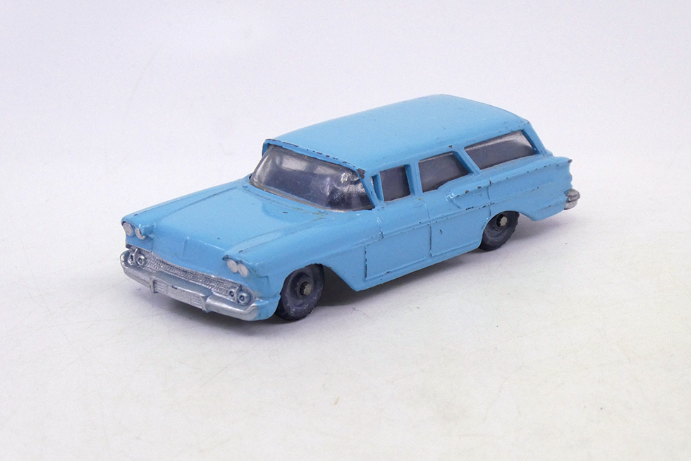 Real Type - Chevrolet station wagon