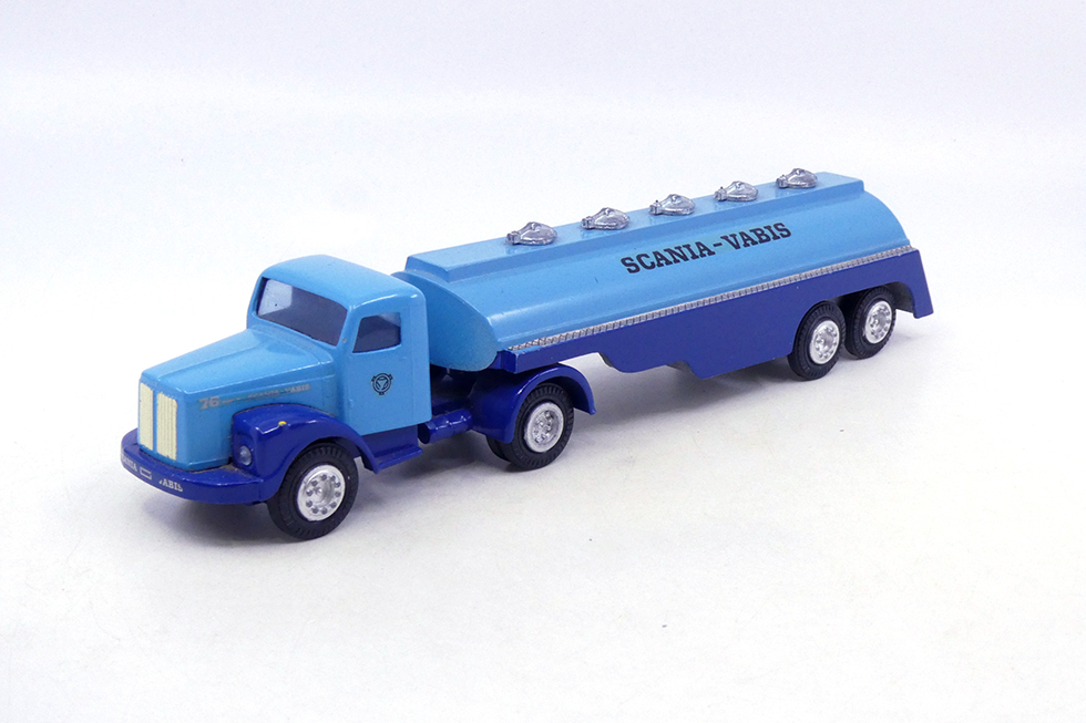 Tekno - Scania 76 tracteur semi remorque citerne Scania Vabis 47