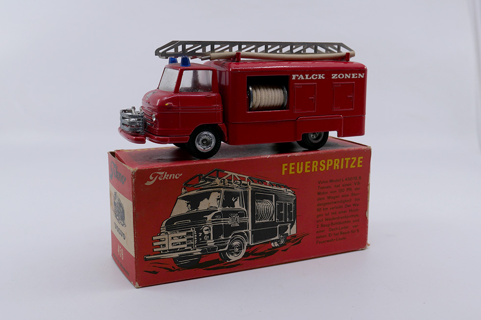 Tekno - Volvo Express fourgon pompier Falck 459