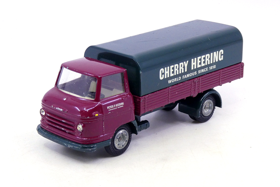 Tekno - Volvo Express ridelles bâchéCherry Heering 450