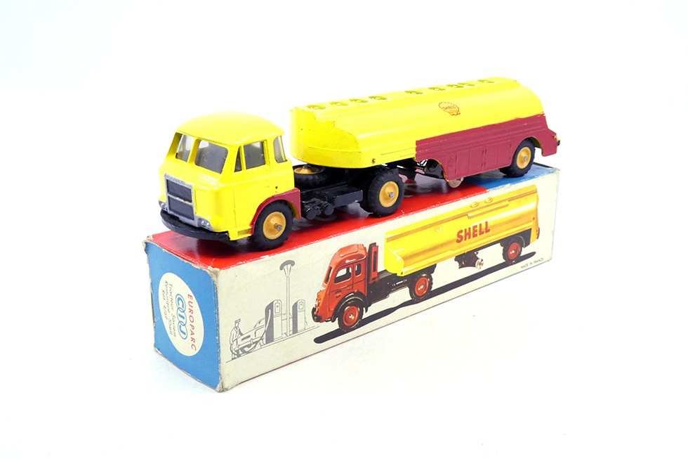 C.I.J. - Saviem JM240 semi citerne Shell 4-69