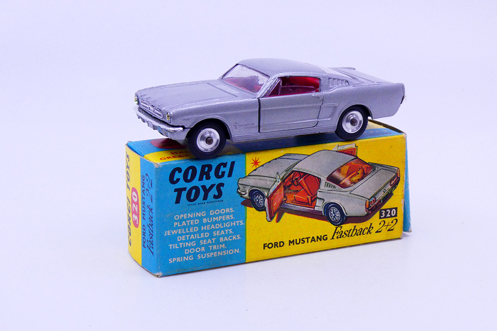 Corgi Toys - Ford Mustang 2+2 320