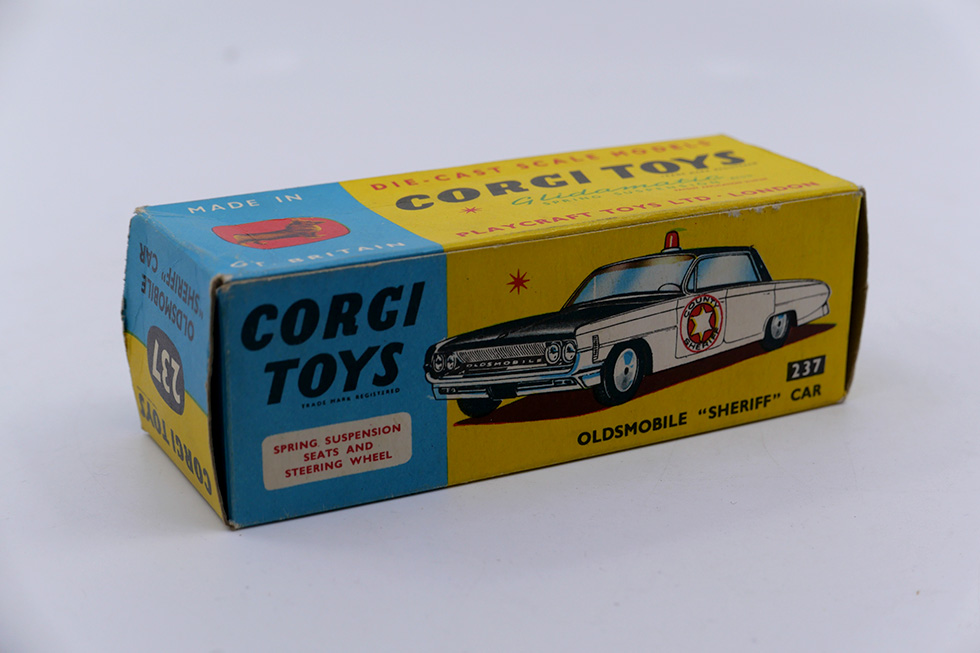 Corgi Toys - Oldsmobile 88 county sheriff 237