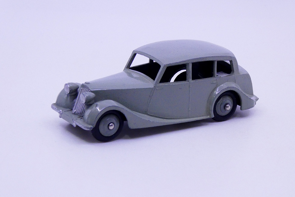 Dinky Toys GB - Triumph 1800 40B