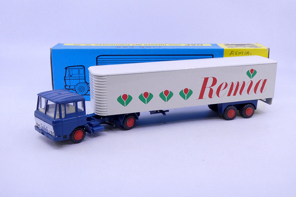 Lion Car - DAF 2600 semi remorque Remia 36