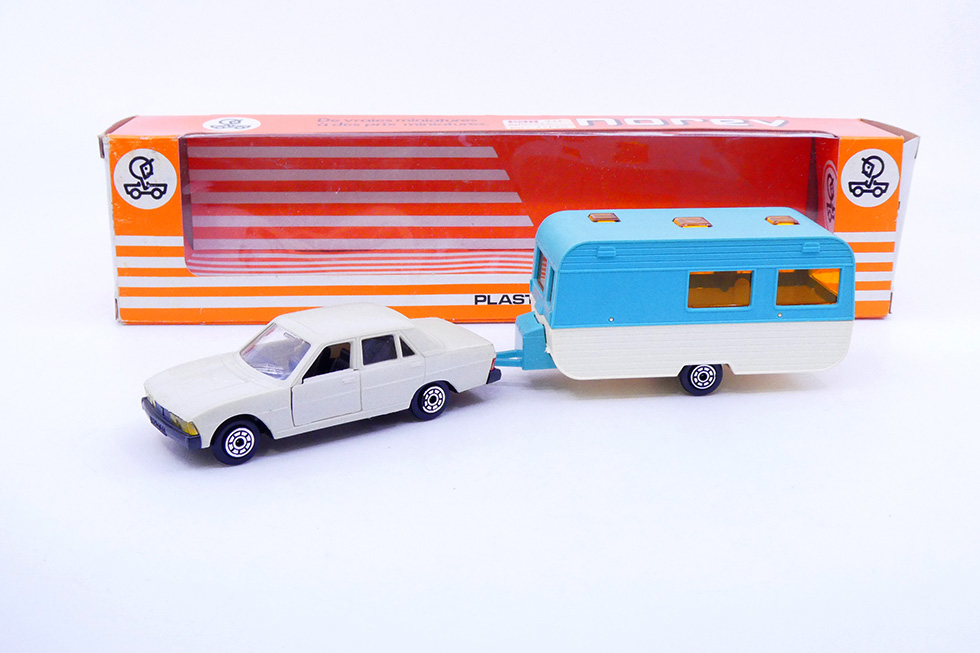 Norev - Peugeot 604 avec caravane G229