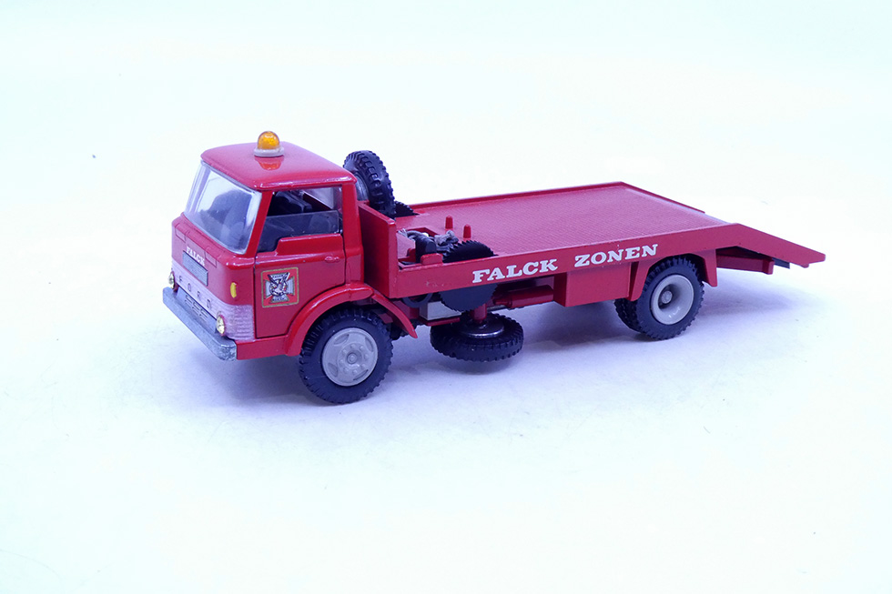 Tekno - Ford D800 plateau Falck Zonen 920