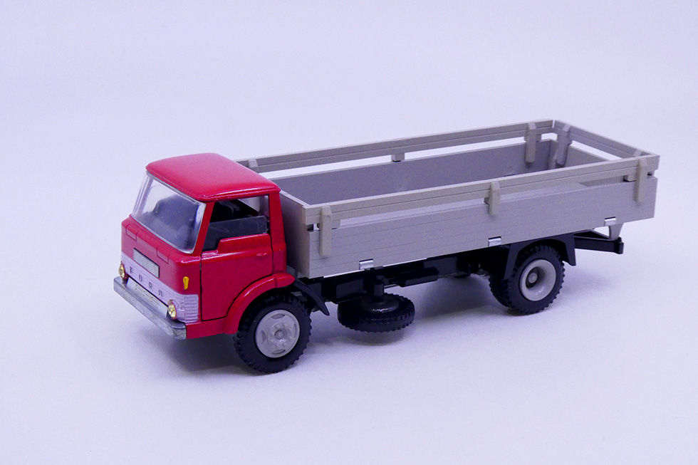 Tekno - Ford D800 ridelles 915