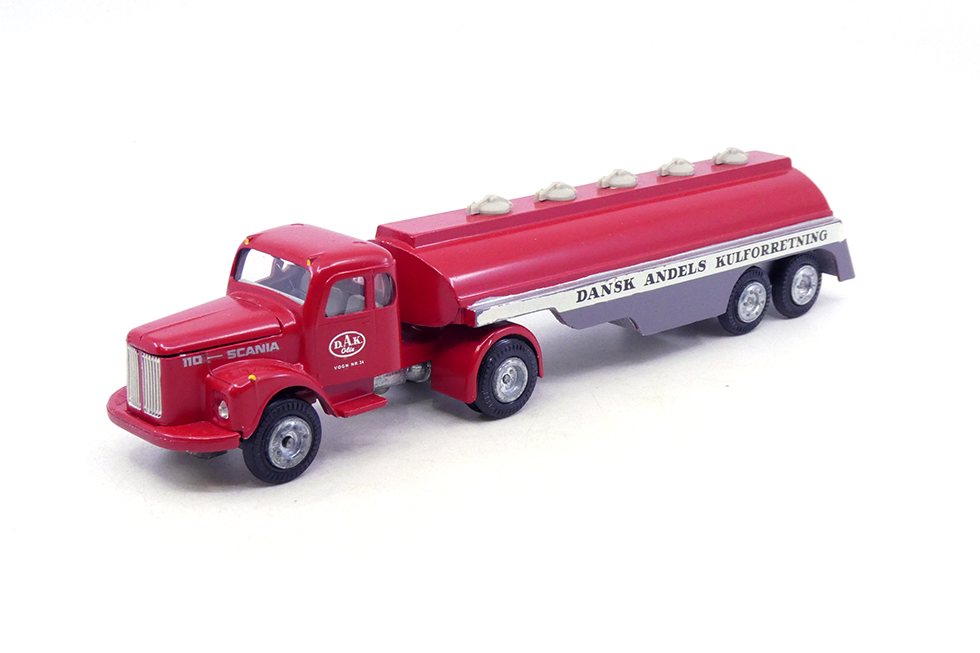 Tekno - Scania 110 semi remorque citerne DAK Olie 448