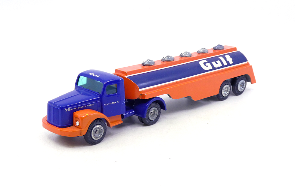 Tekno - Scania 76 tracteur semi remorque citerne Gulf 447