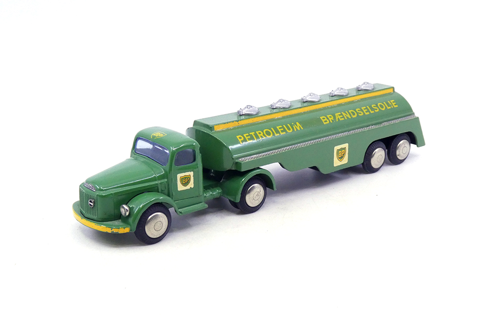 Tekno - Volvo N88 Titan semi citerne BP 434