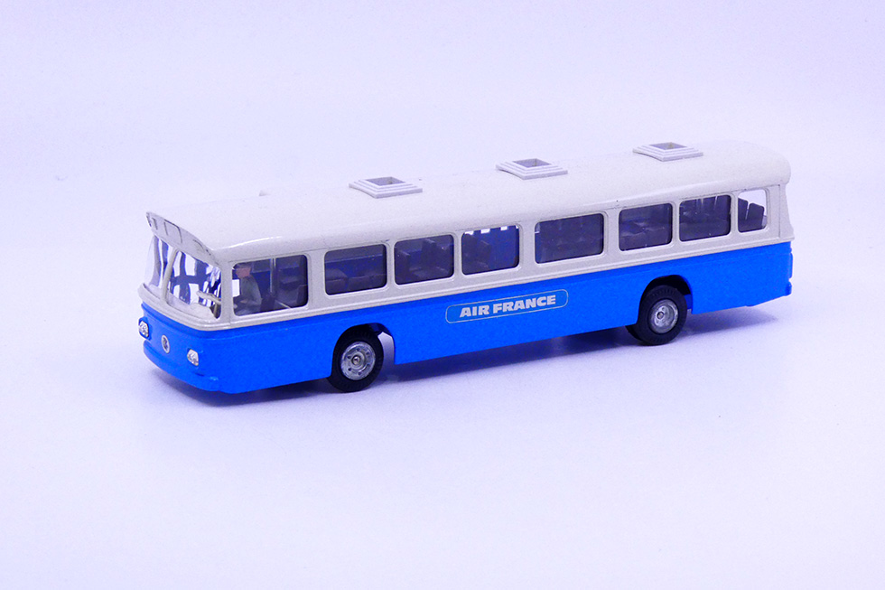 Tekno - Scania CR76 bus Air France 851