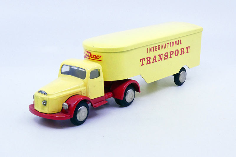 Tekno - Volvo N88 semi fourgon International Transport 435