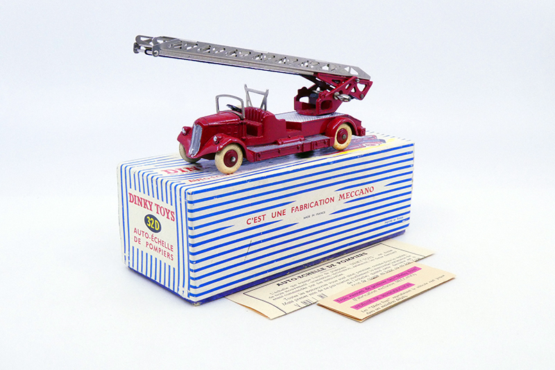 Dinky Toys France - Delahaye camion grande échelle pompier 32D