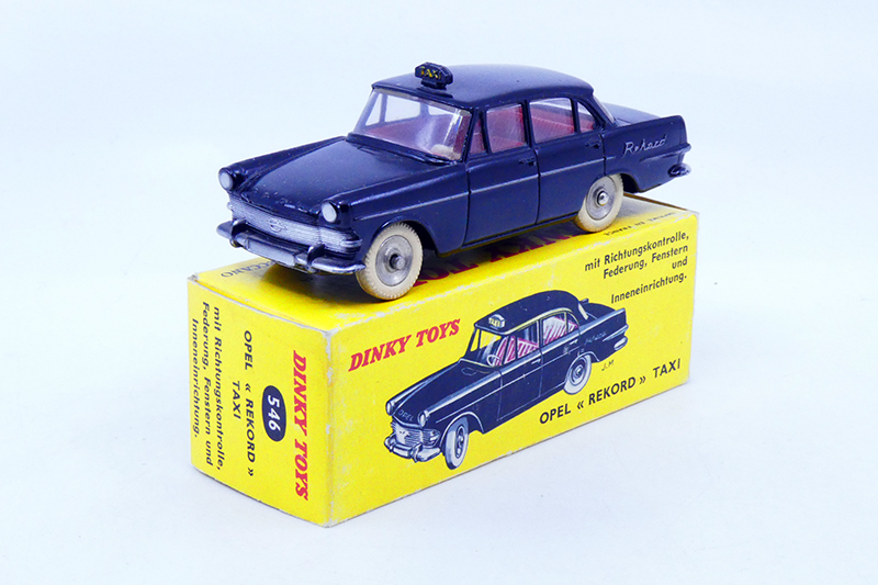 Dinky Toys France - Opel 546
