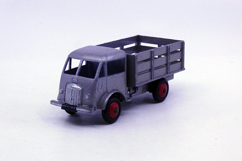 Dinky Toys France - Ford camion ridelles ajourées 25A