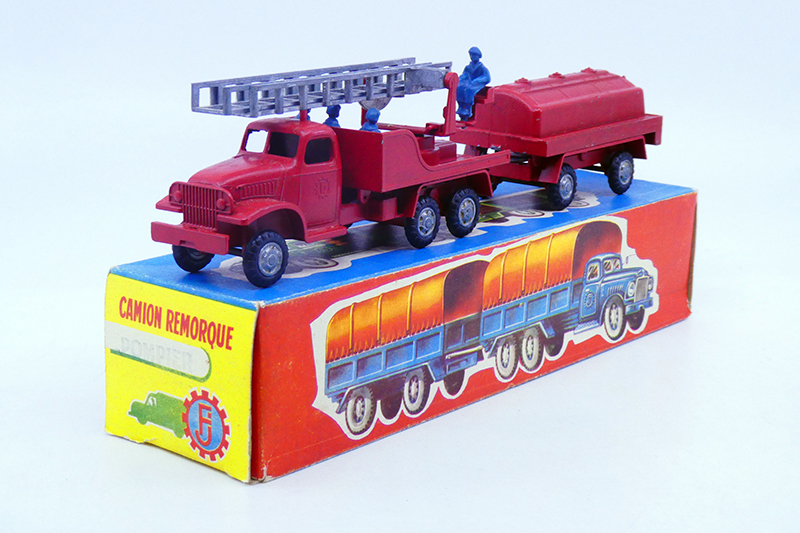 FJ - GMC grande échelle pompier avec citerne