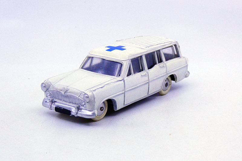 Quiralu - Simca Marly break ambulance