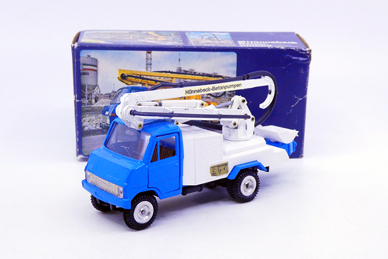 RW Modell - Hanomag plateau avec pompe à béton Hünnebeck