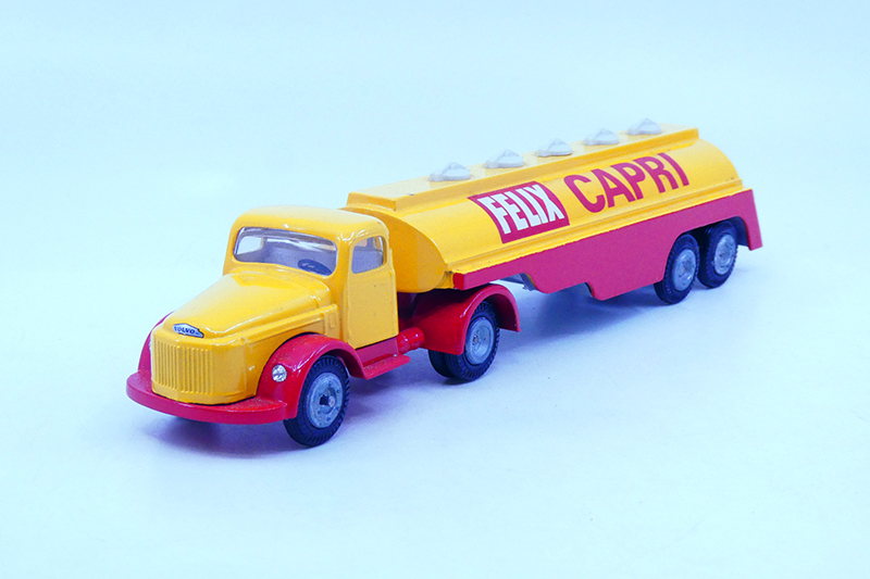 Tekno - Volvo N88 semi citerne Felix Capri 434
