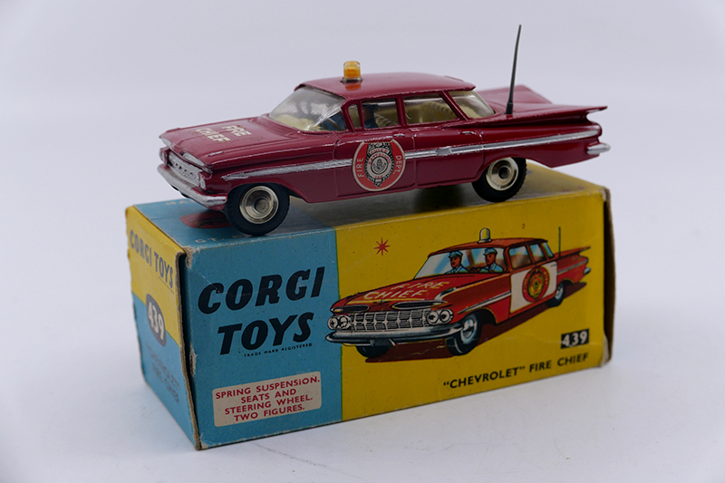 Corgi Toys - Chevrolet Impala fire chief 439