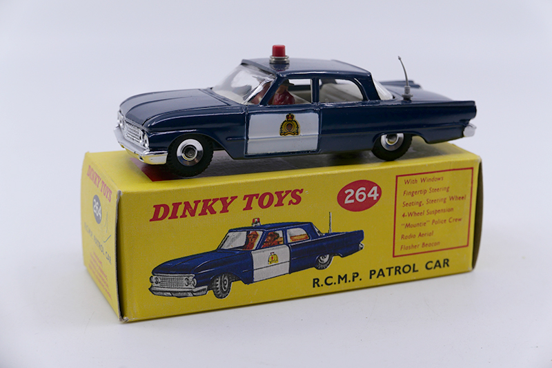 Dinky Toys GB - Ford Fairlane R.C.M.P 264