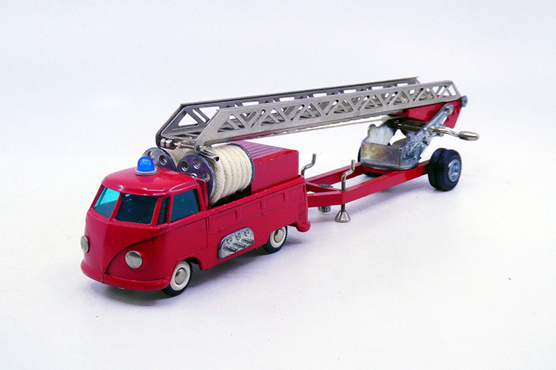 Tekno - Volkswagen Kombi pompier premier secours avec échélle 408-409
