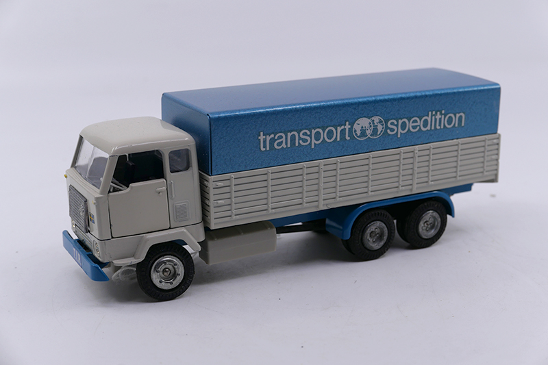 Tekno - Volvo F88 ridelles bâché transport spedition 425