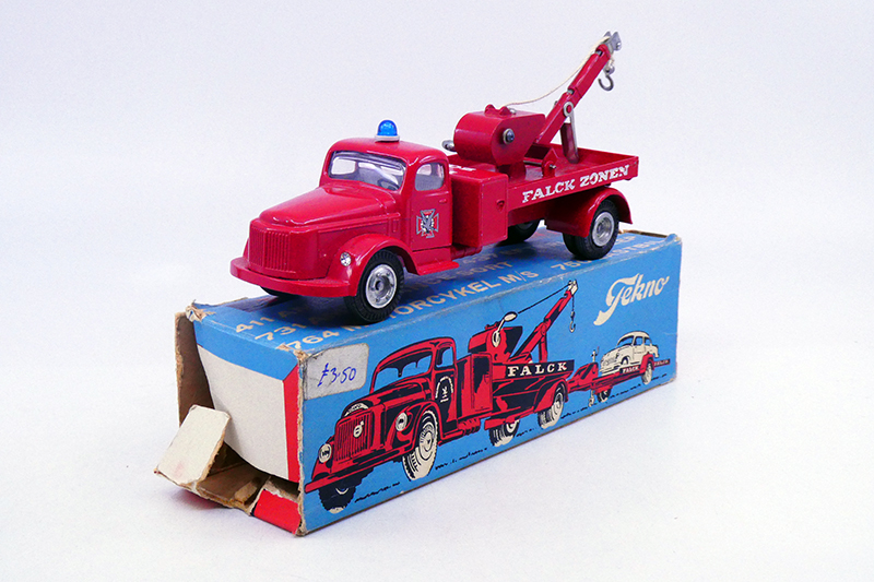 Tekno - Volvo N88 dépanneuse Falck Zonen 436