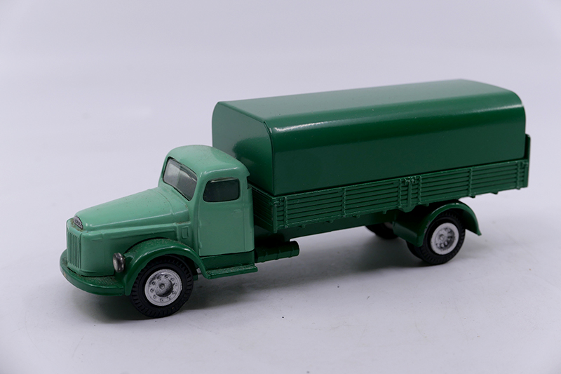 Tekno - Volvo N88 ridelles bâché 438