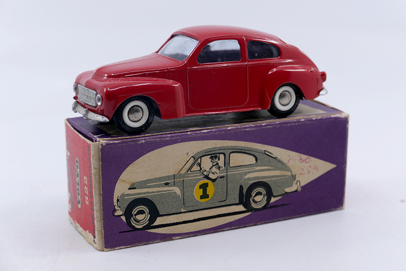 Tekno - Volvo PV544 822 rouge
