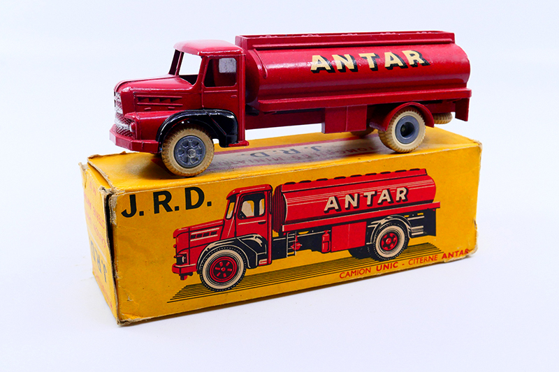 JRD - Unic Izoard citerne Antar 122